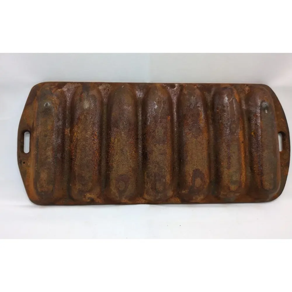 Vintage Cast Iron 7 Stick Cornbread Pan Mold Heavy Duty Bakeware Kitchen Tool